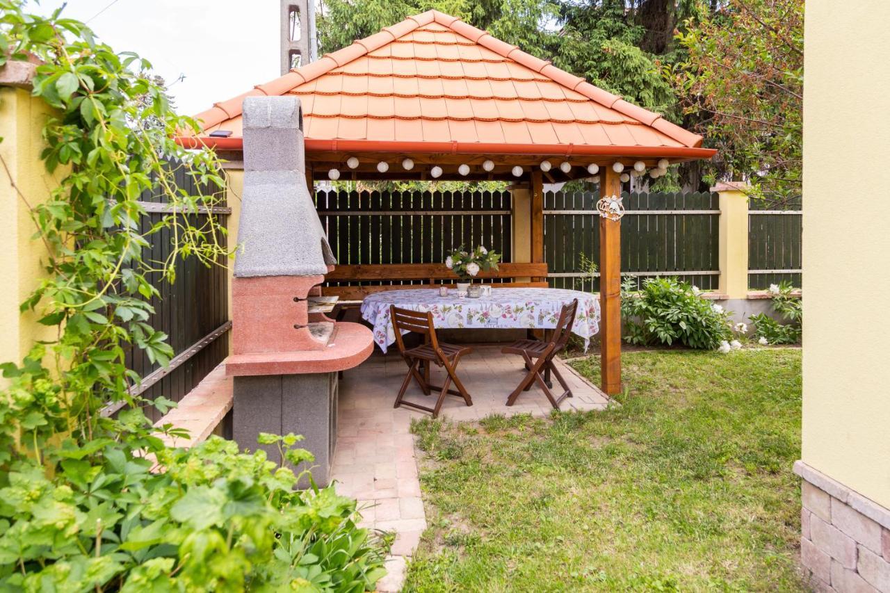 Vanilia Apartman 埃格尔 外观 照片