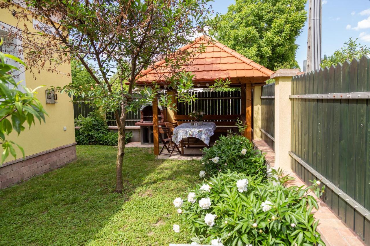 Vanilia Apartman 埃格尔 外观 照片