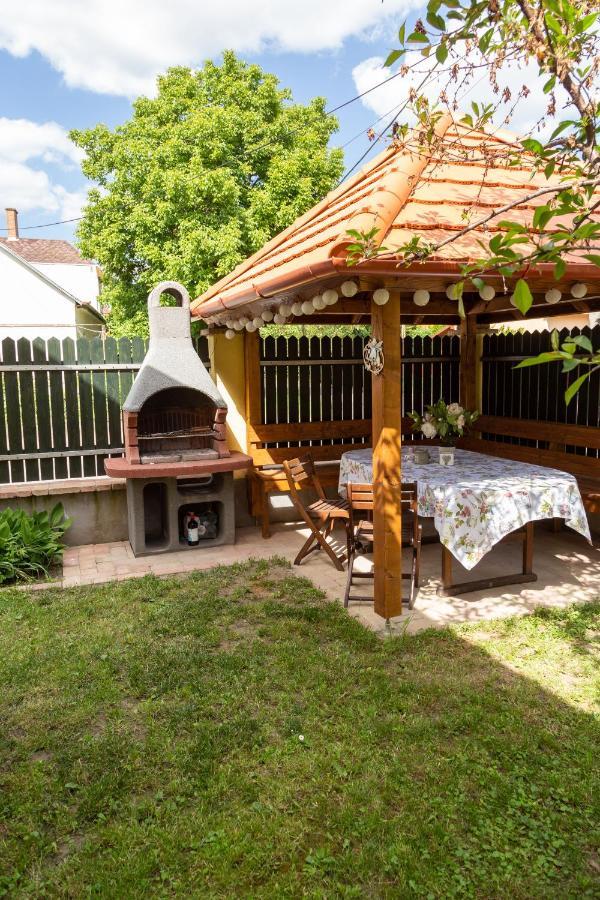Vanilia Apartman 埃格尔 外观 照片